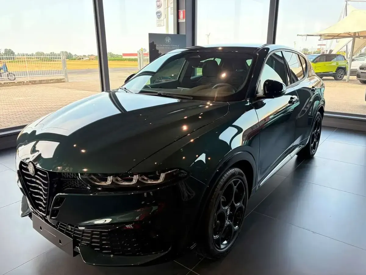 Nuova Alfa Romeo Tonale Sprint 175 CV (128 kW) 2026 Verde monza SUV