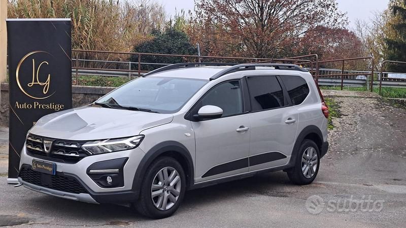 Usata Dacia Jogger Comfort 100 CV (73 kW) 2022 Grigio Monovolume