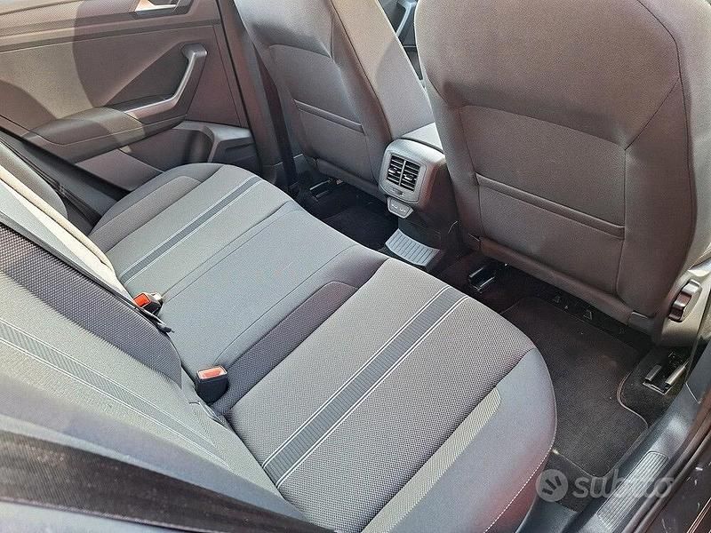 Usata VW T-Roc Business 150 CV (110 kW) 2021 Grigio SUV