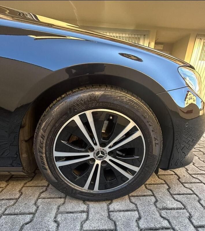 Gebraucht Mercedes E220 Business 194 PS (142 kW) 2020 Schwarz Kombi