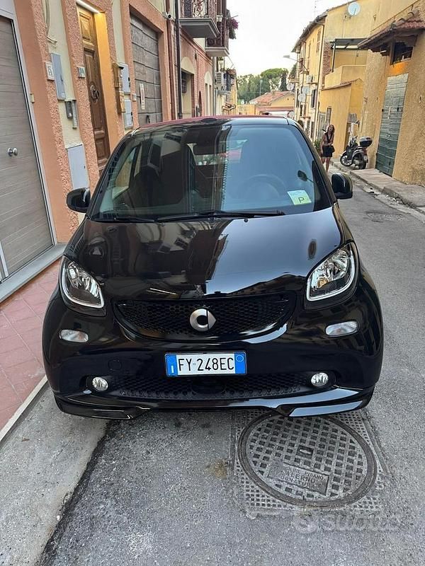 Nero Usata 2019 Smart ForTwo Cabrio Superpassion Cabrio | 19.000 € (Buon prezzo) - Immagine 1/4
