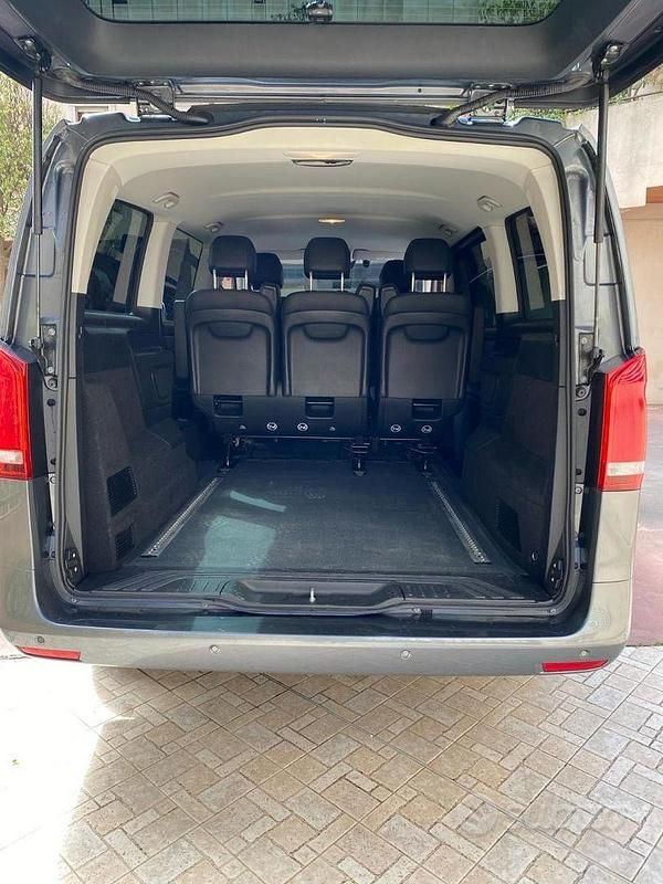 Usata Mercedes Vito 190 CV (139 kW) 2023 Grigio Furgone
