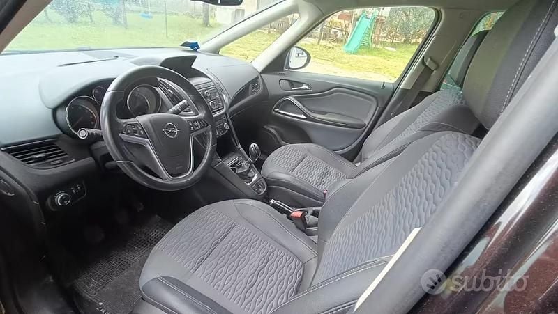 Usata Opel Zafira 140 CV (102 kW) 2015 Monovolume