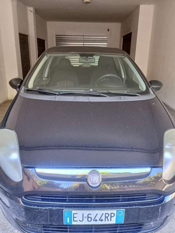 Nero Usata 2011 Fiat Punto Due volumi | 3900 € (Buon prezzo) - Immagine 1/4