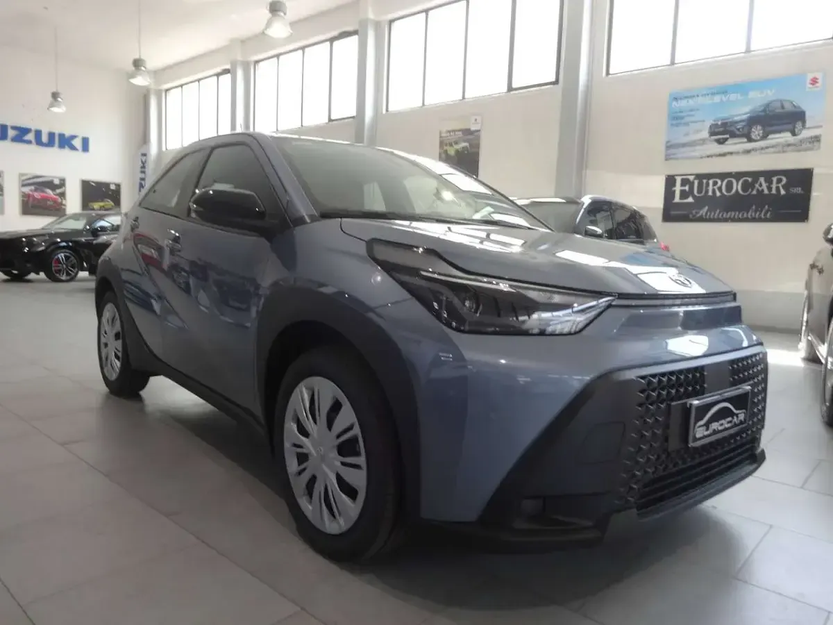Nuova Toyota Aygo X 92 CV (67 kW) 2026 Blu/azzurro SUV