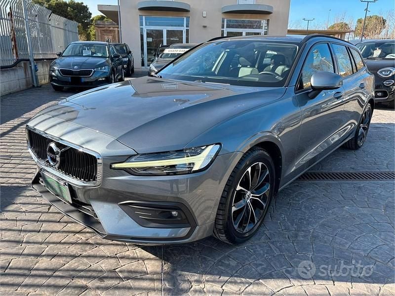 Usata Volvo V60 Business Edition 150 CV (110 kW) 2019 Grigio Station wagon