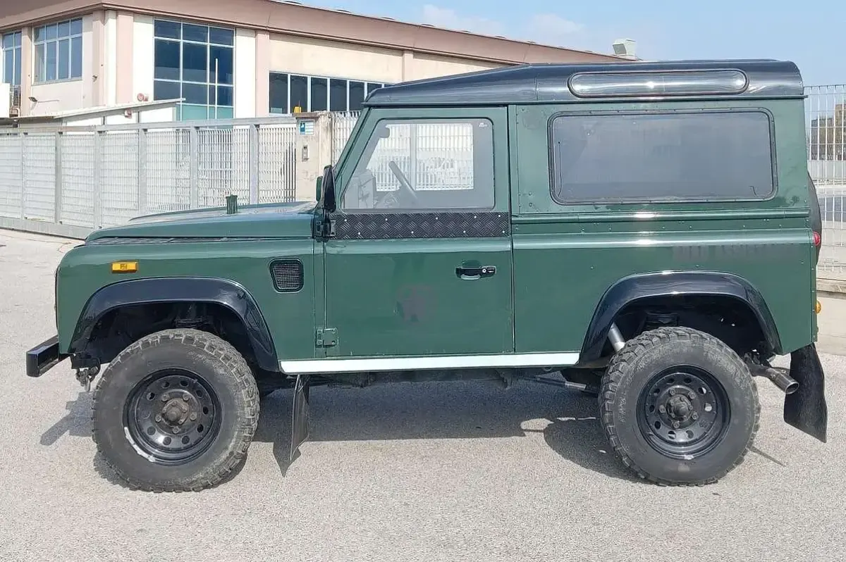 Usata Land Rover Defender 86 CV (63 kW) 1987 SUV