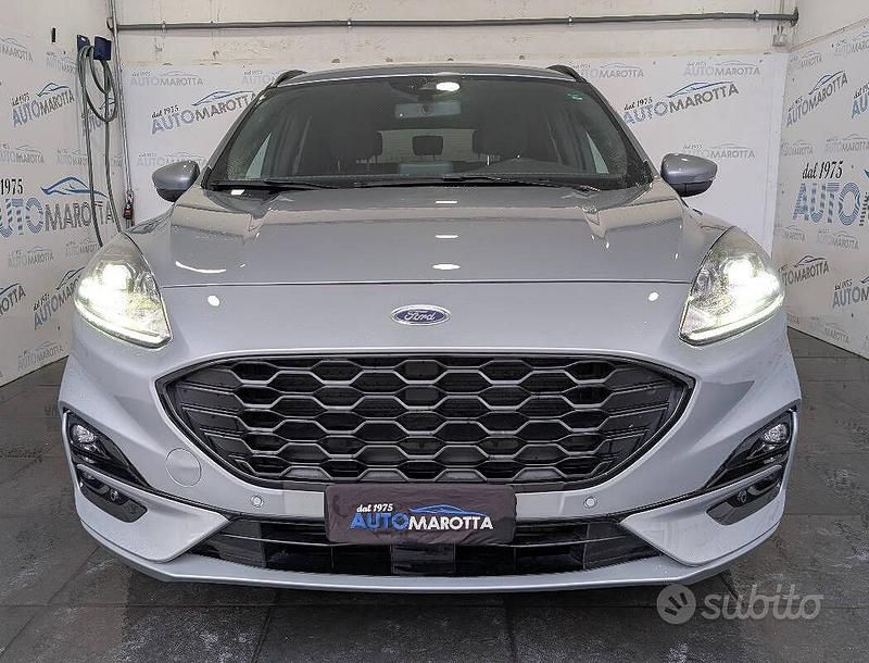 Usata Ford Kuga ST-Line X 120 CV (88 kW) 2021 Solar silver SUV