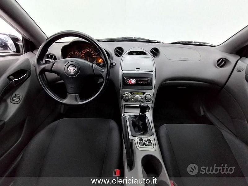 Usata Toyota Celica 143 CV (105 kW) 2001 Nero Coupé