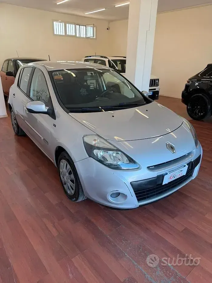 Usata Renault Clio IV 75 CV (55 kW) 2012 Grigio Utilitaria