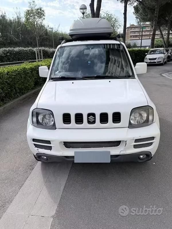 Usata Suzuki Jimny 86 CV (63 kW) 2011 Bianco SUV
