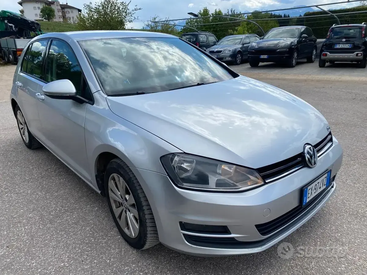 Usata VW Golf VII Highline 105 CV (77 kW) 2014 Grigio Berlina