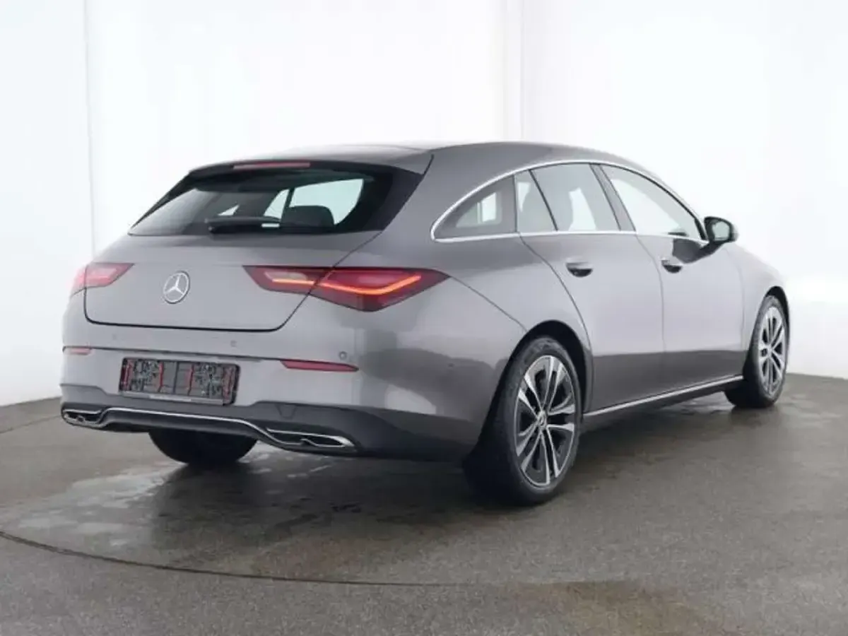 Usata Mercedes CLA180 136 CV (100 kW) 2024 Grigio Berlina