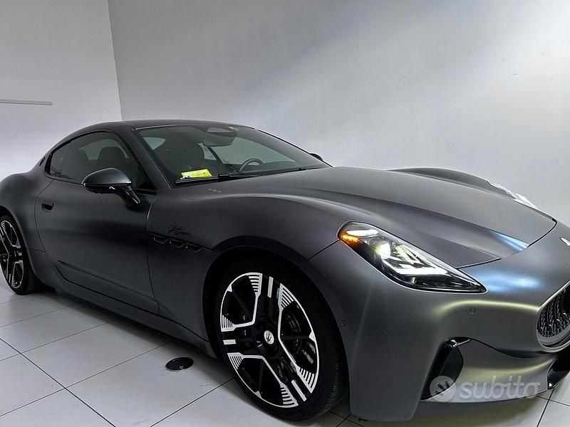 Usata Maserati Granturismo 559 kW (761 CV) 2024 Grigio Coupé