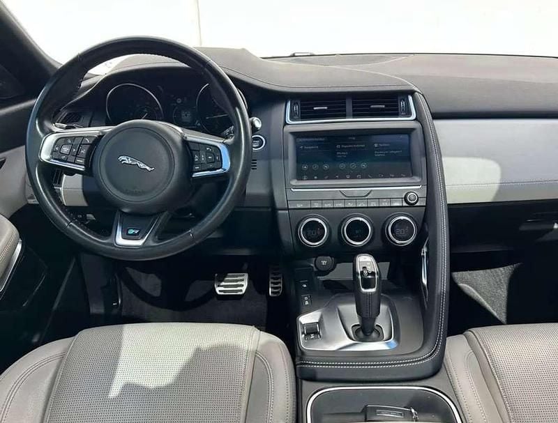 Usata Jaguar E-Pace R 179 CV (131 kW) 2019 Grigio SUV