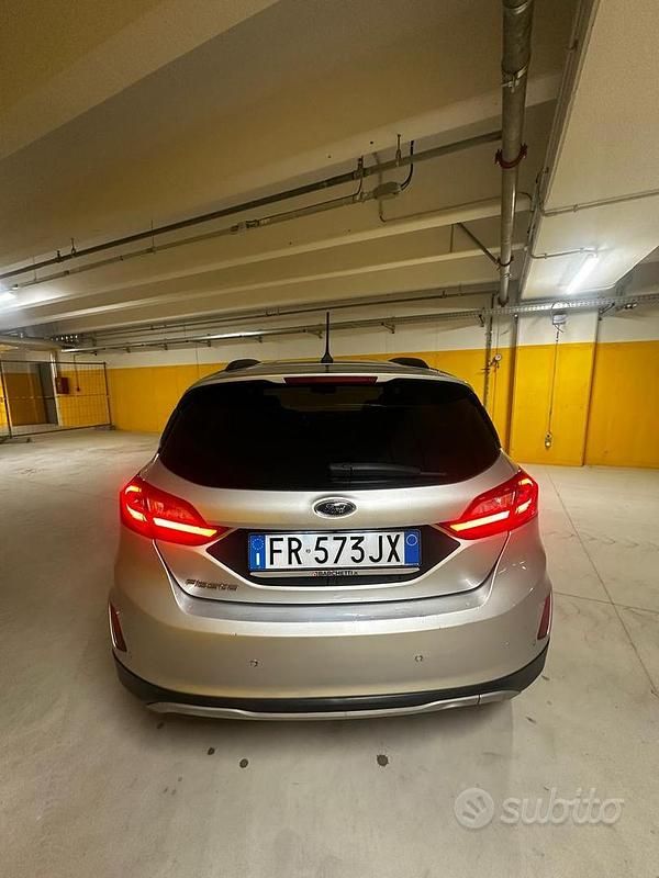 Gebraucht Ford Fiesta Active 86 PS (63 kW) 2018 Grau Kleinwagen