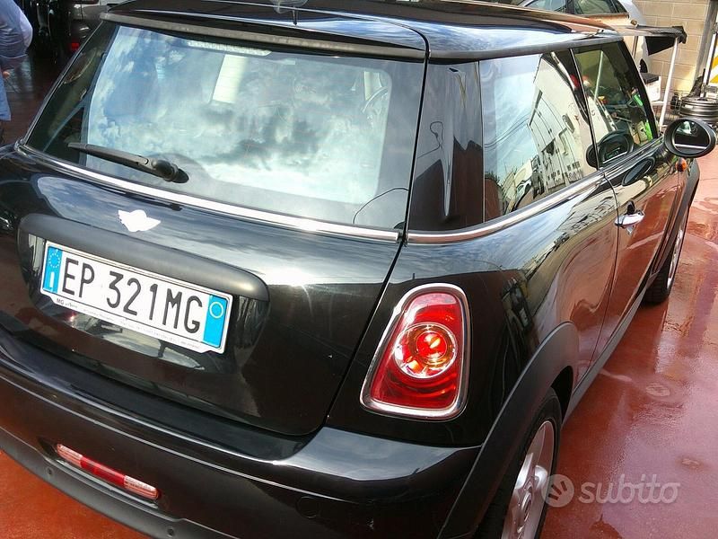 Usata Mini Cooper D 89 CV (65 kW) 2013 Nero Utilitaria