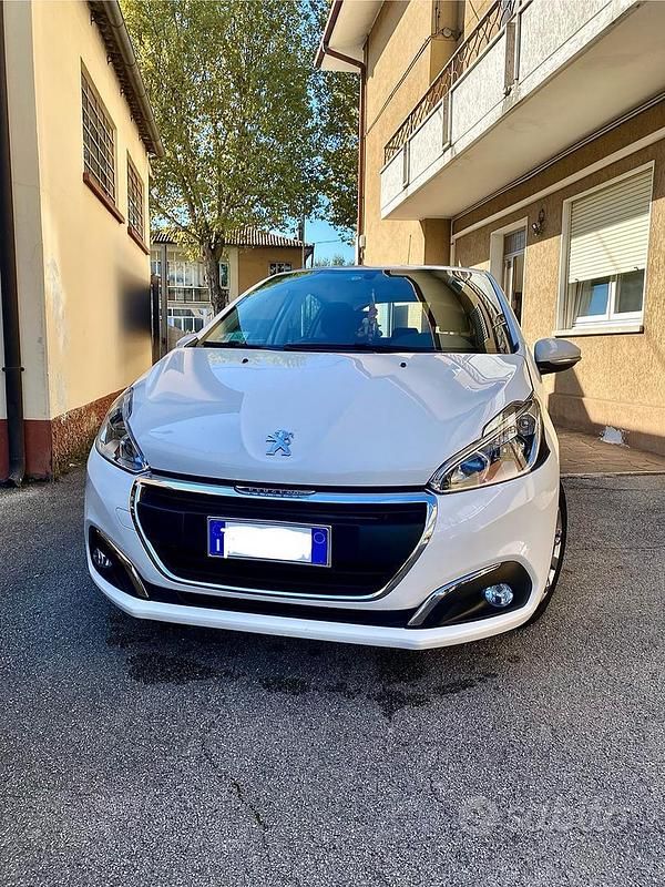 Usata Peugeot 208 75 CV (55 kW) 2019 Bianco Utilitaria