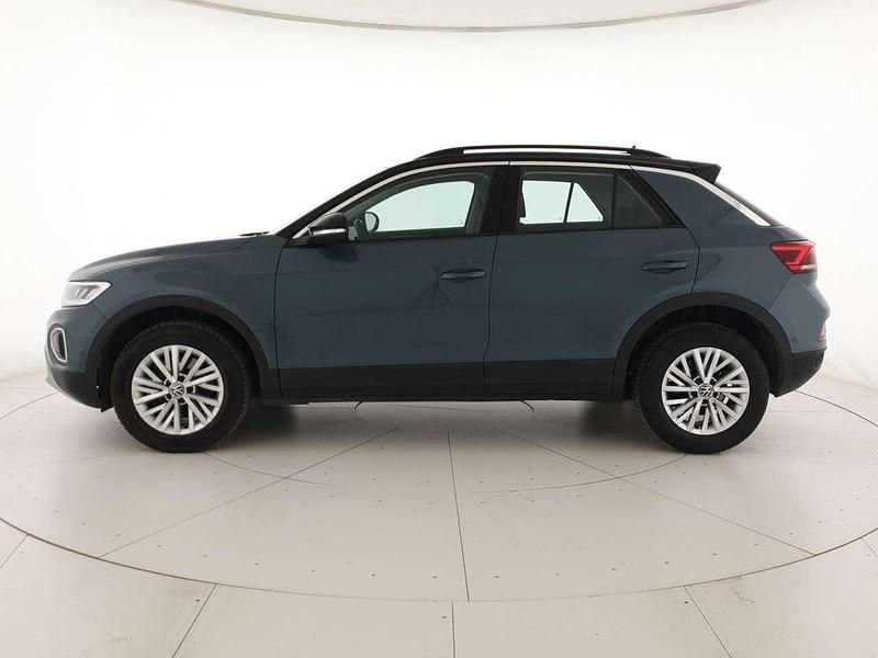 Usata VW T-Roc Life 150 CV (110 kW) 2025 Petroleum blue metallizzato ne SUV