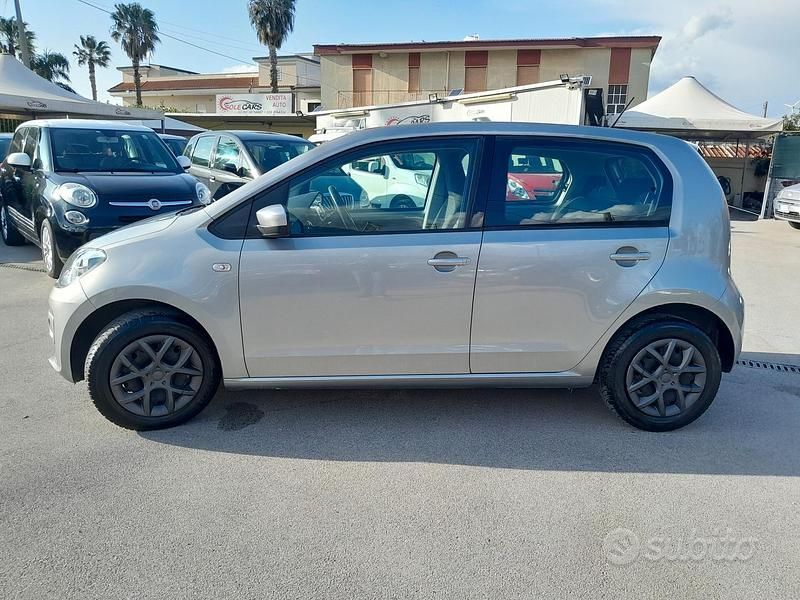Usata VW up! CLUB 60 CV (44 kW) 2015 Grigio Utilitaria