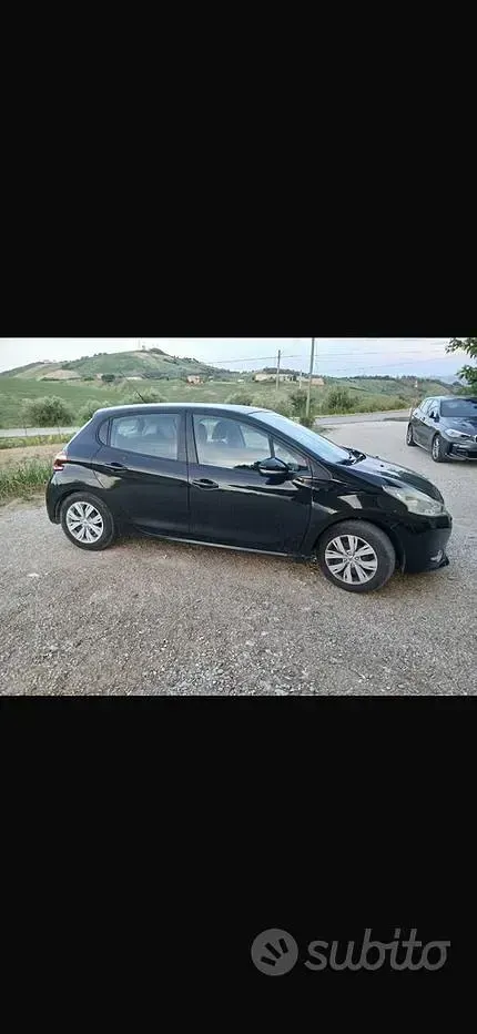 Usata Peugeot 208 68 CV (50 kW) 2013 Nero Utilitaria