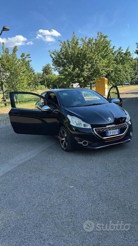Usata Peugeot 208 200 CV (147 kW) 2013 Nero Utilitaria