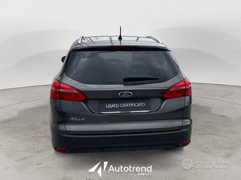 Usata Ford Focus Titanium 120 CV (88 kW) 2016 Grigio Station wagon