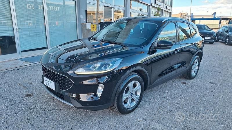 Usata Ford Kuga 120 CV (88 kW) 2021 Nero SUV