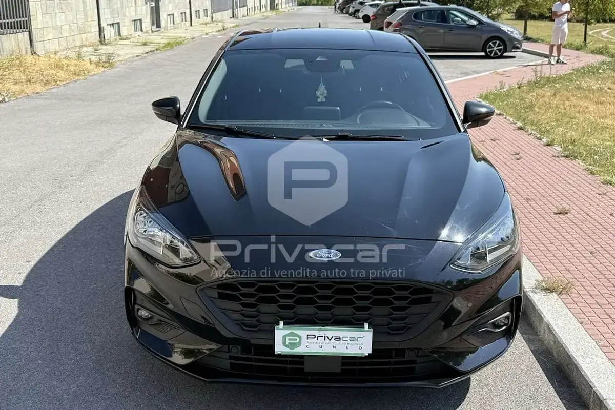 Usata Ford Focus ST-Line 125 CV (91 kW) 2020 Nero Utilitaria