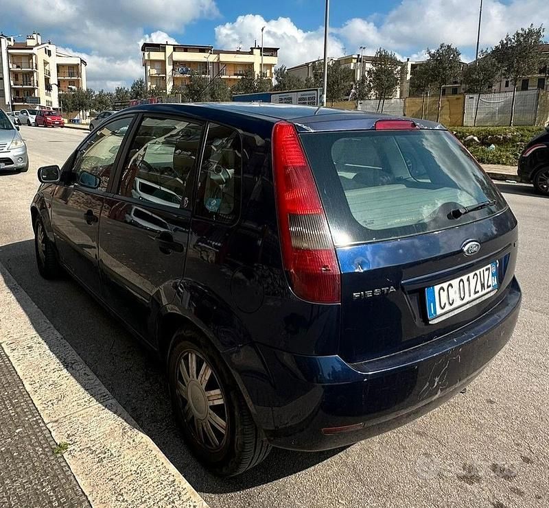 Usata Ford Fiesta 68 CV (50 kW) 2002 Blu Utilitaria