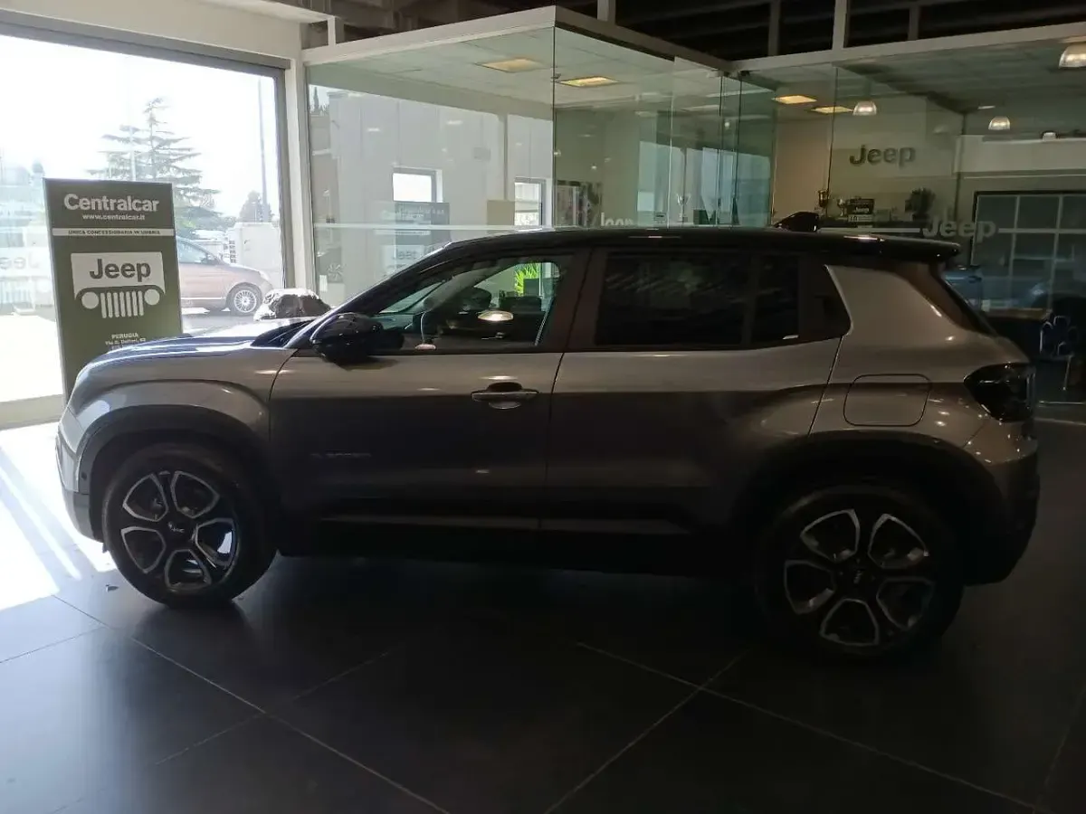 Usata Jeep Avenger EV Summit 114 kW (156 CV) 2024 Grigio SUV