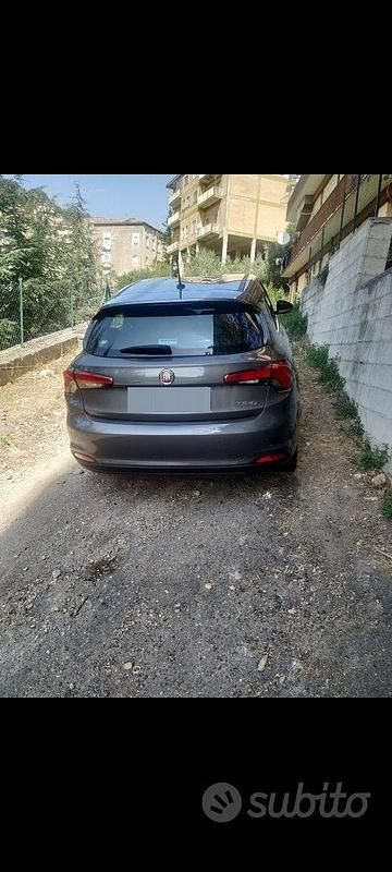 Usata Fiat Tipo 120 CV (88 kW) 2017 Grigio Berlina