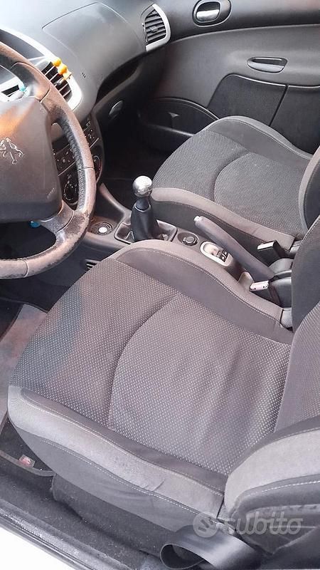 Usata Peugeot 206 68 CV (50 kW) 2010 Bianco Berlina