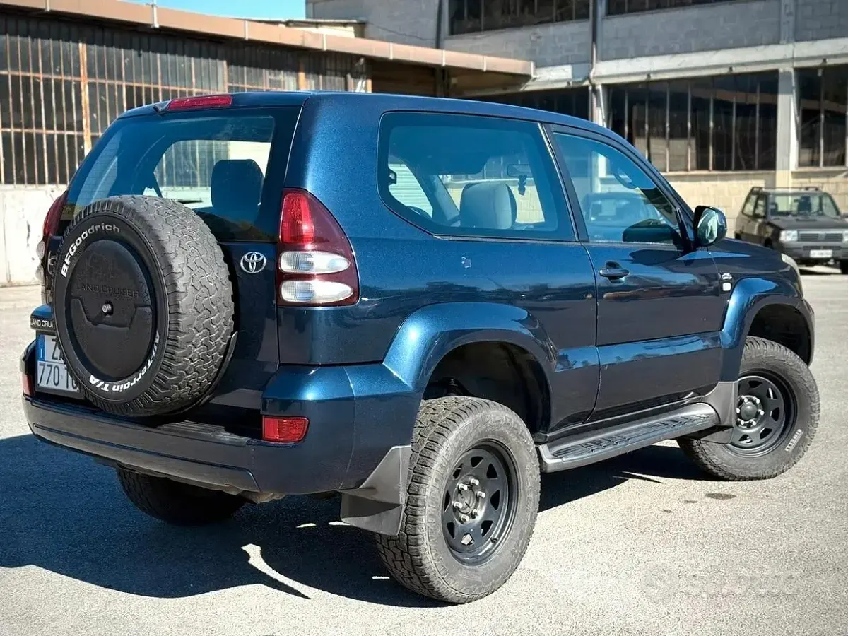 Usata Toyota Land Cruiser Sol 166 CV (122 kW) 2005 Blu SUV