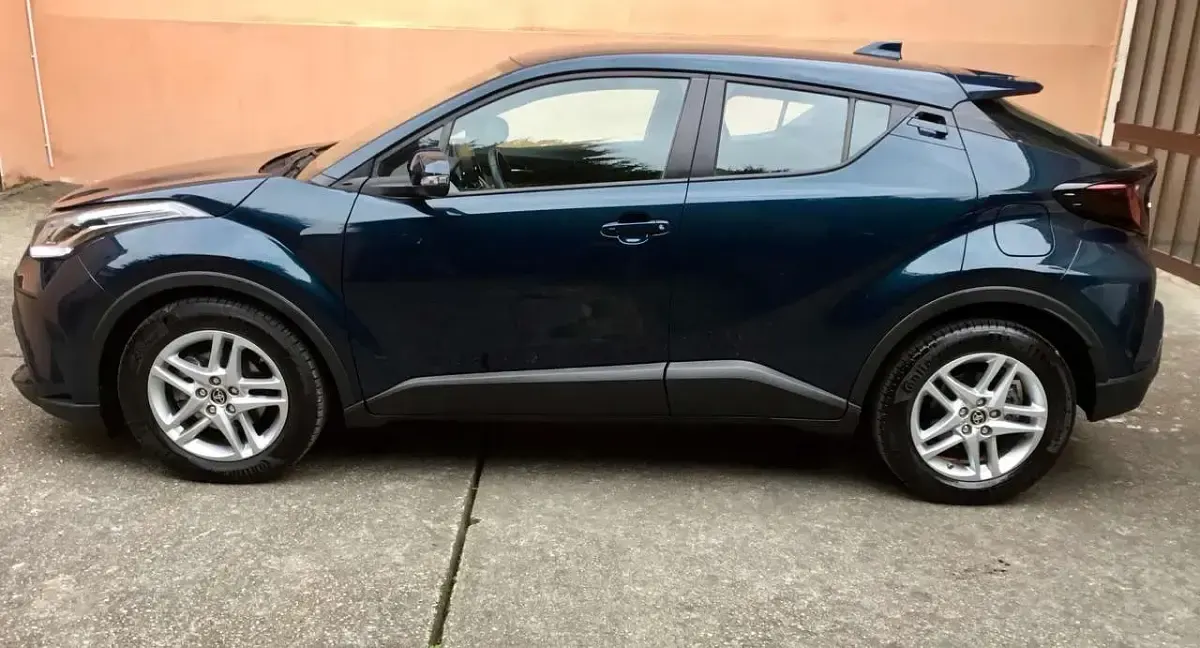 Usata Toyota C-HR Business Edition 122 CV (89 kW) 2023 Blu/verde perlato SUV