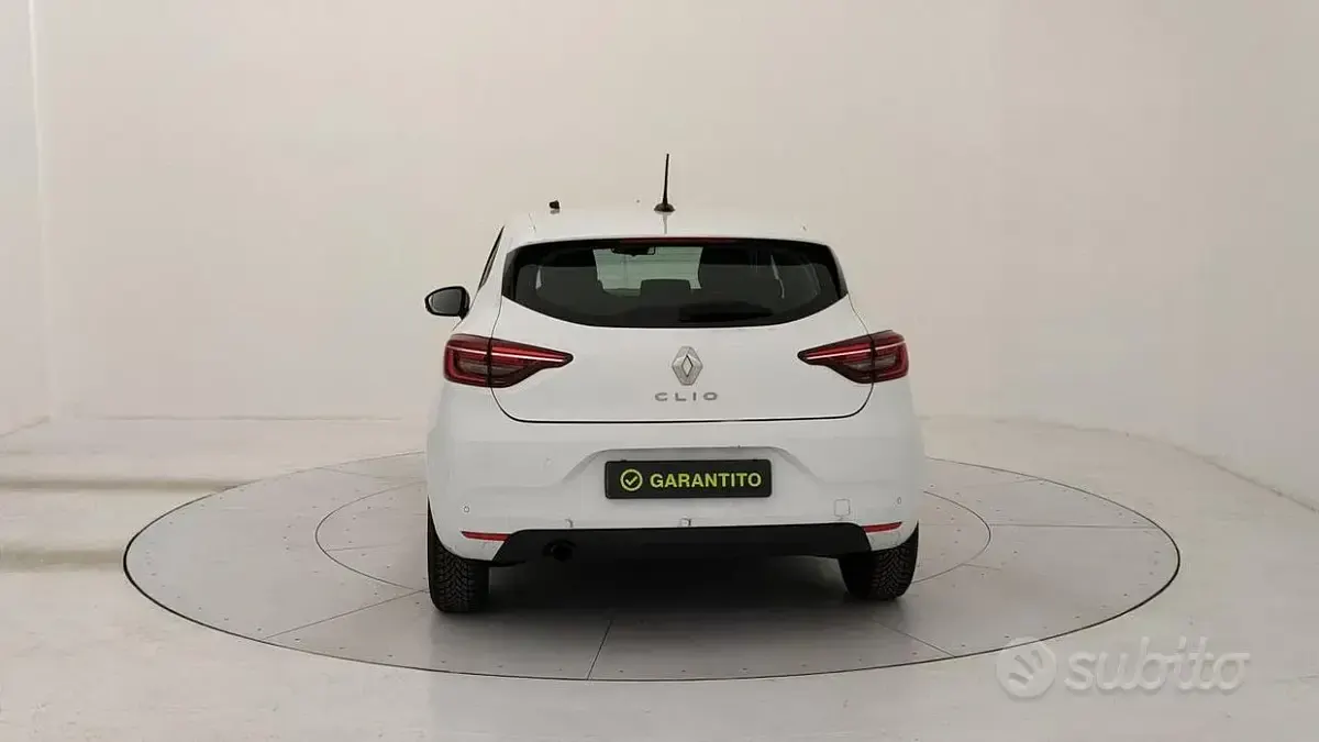 Begagnad Renault Clio V Business 86 HK (63 kW) 2021 Vit Sedan