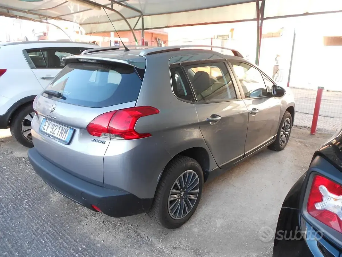 Usata Peugeot 2008 Active 68 CV (50 kW) 2015 Grigio SUV