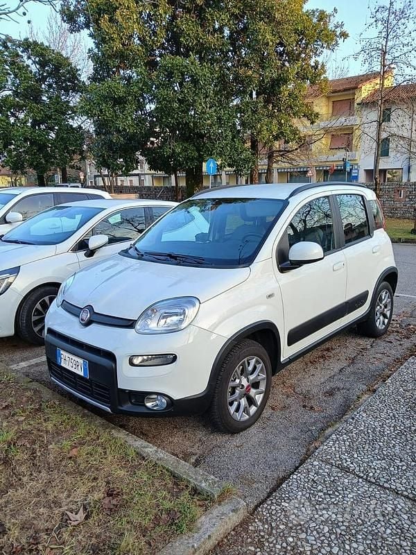 Bianco Usata 2017 Fiat Panda 4x4 Due volumi | 14.500 € - Immagine 1/4