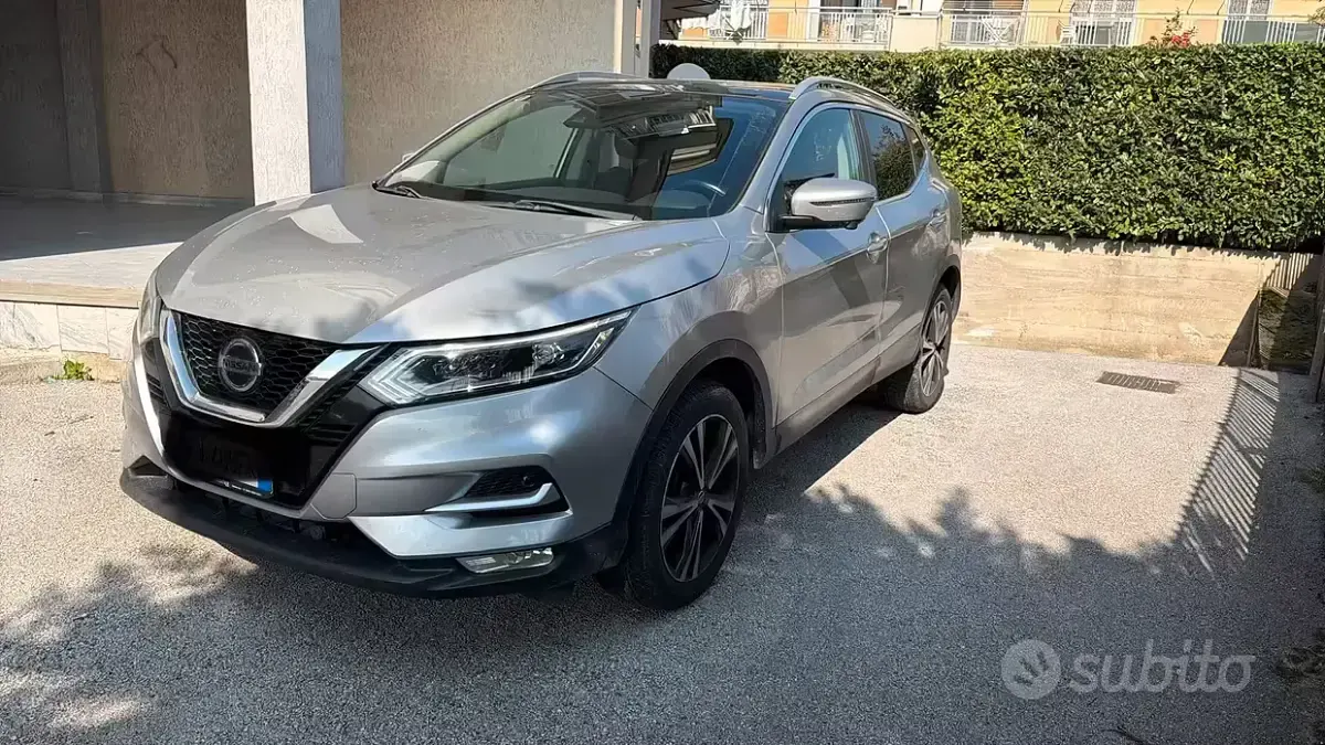 Usata Nissan Qashqai N-Connecta 116 CV (85 kW) 2019 Grigio SUV
