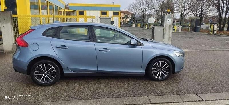 Usata 2019 Volvo V40 Plus Station wagon | 13.990 € (Buon prezzo) - Immagine 1/4