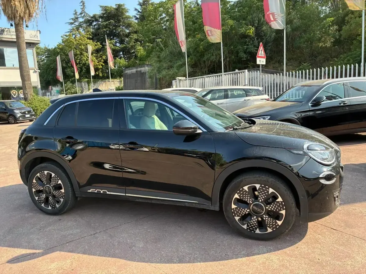 Usata Fiat 600 Icon 100 CV (73 kW) 2025 Nero SUV