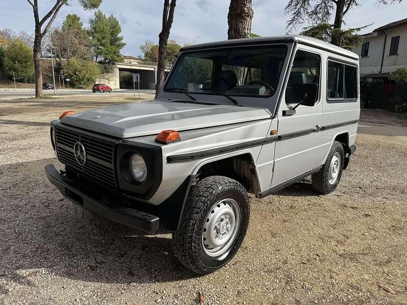 Usata Mercedes 200 109 CV (80 kW) 1987 Grigio Station wagon