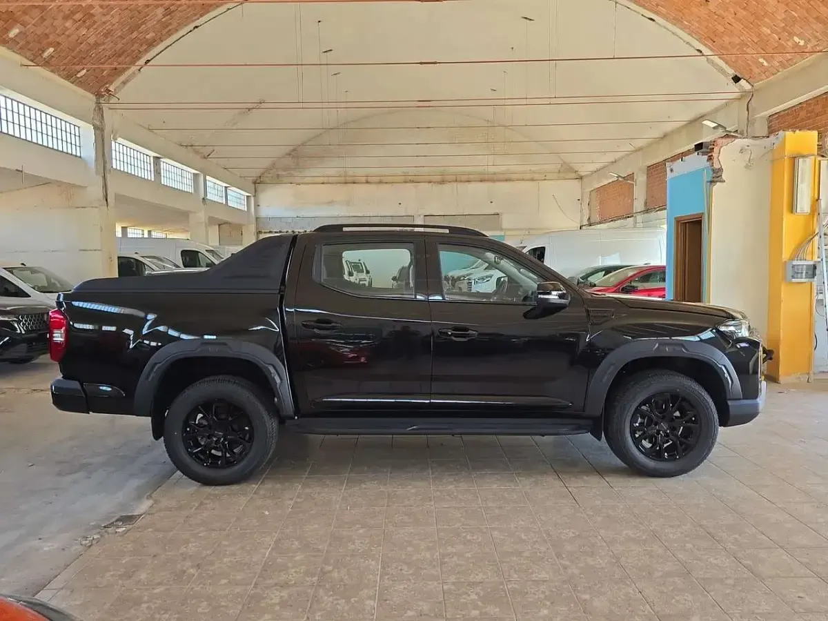 Nuova Maxus T60 215 CV (158 kW) 2026 Metal black Pick-up