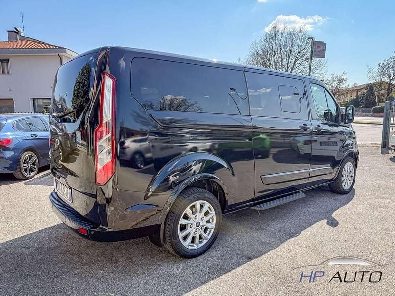 Usata Ford Tourneo Custom Titanium 185 CV (136 kW) 2021 Nero Furgone