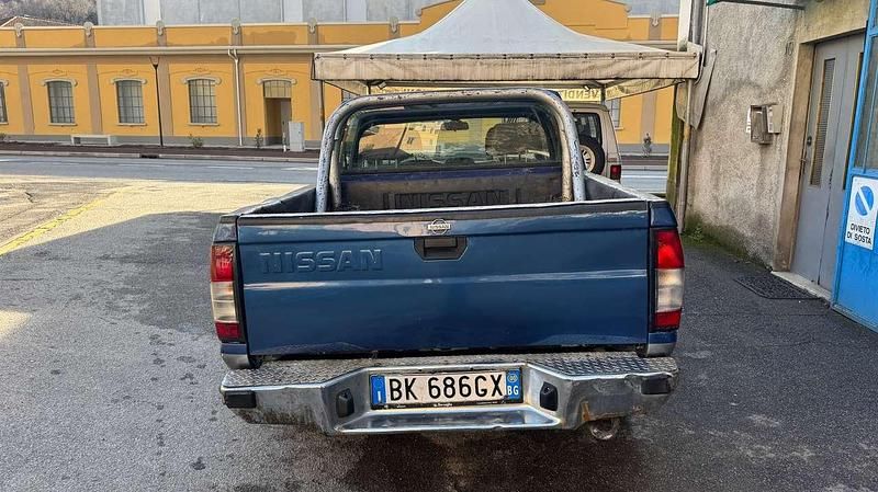 Usata Nissan Navara 103 CV (75 kW) 2001 Blu/azzurro Pick-up