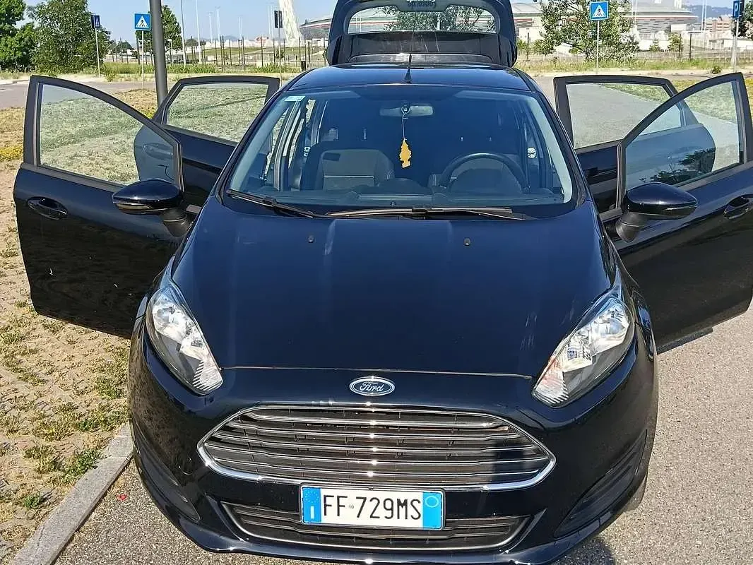 Usata Ford Fiesta Business Edition 80 CV (58 kW) 2016 Nero Utilitaria