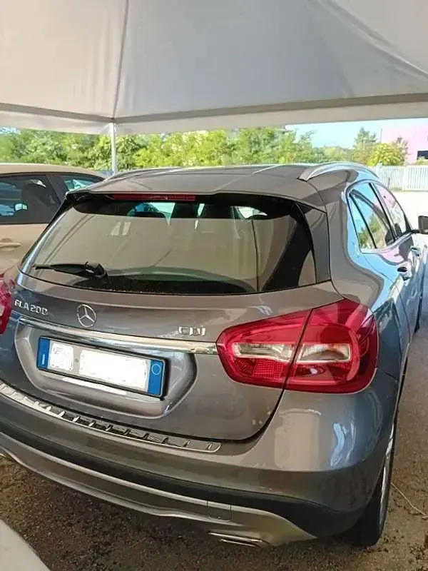 Usata Mercedes GLA200 Premium 136 CV (100 kW) 2014 Grigio SUV