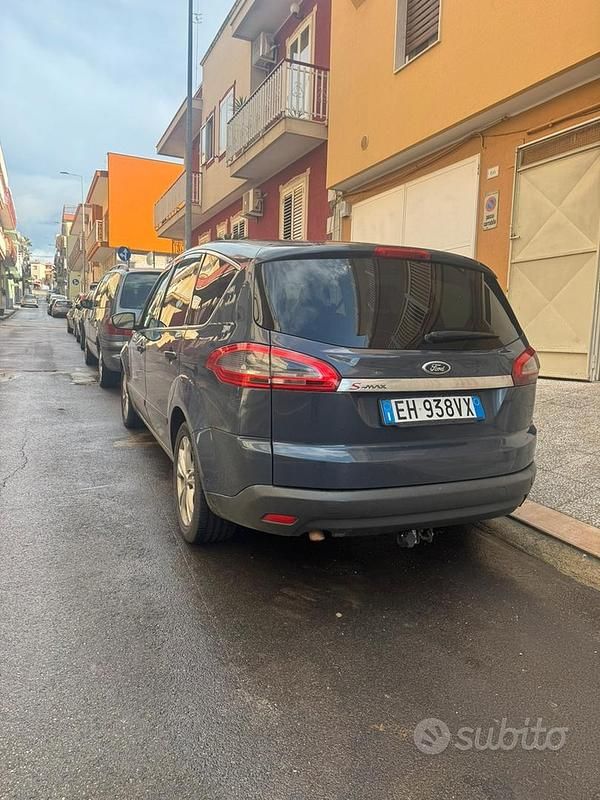 Usata Ford S-MAX S 2011 Blu Monovolume