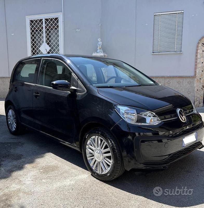 Usata VW up! Move 65 CV (47 kW) 2023 Nero Utilitaria
