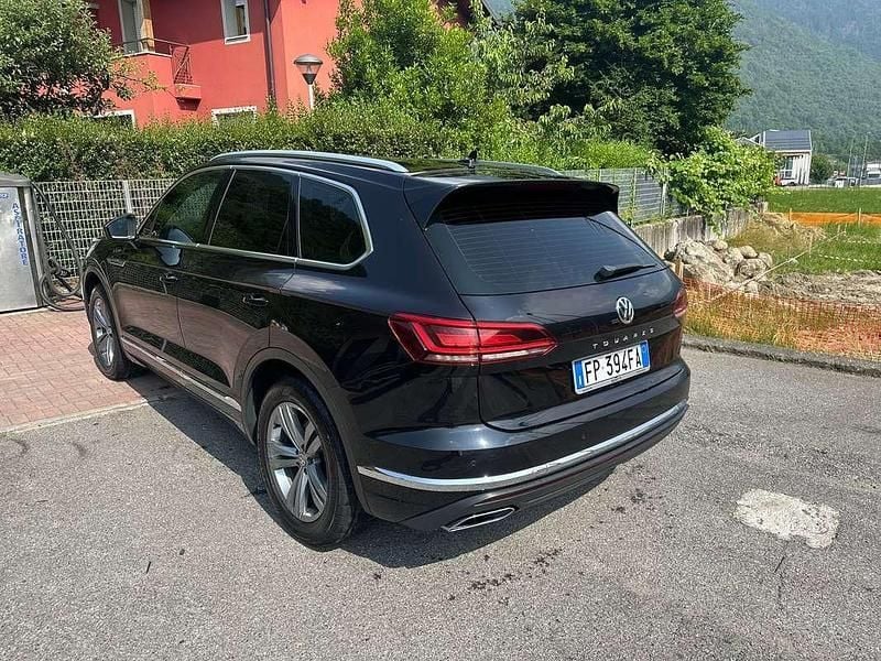 Nero Usata 2018 VW Touareg SUV | 27.600 € (Cara) - Immagine 1/4